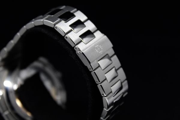Patek Philippe Nautilus 5990/1A